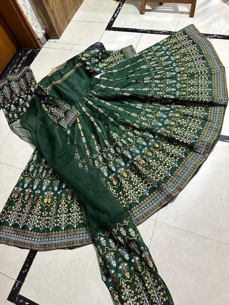 3 Pcs Women's Stitched Silk Embroidered Maxi Suit